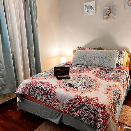 Clean, Spacious, Inexpensive Queen Br Hotell Chicago Exteriör bild