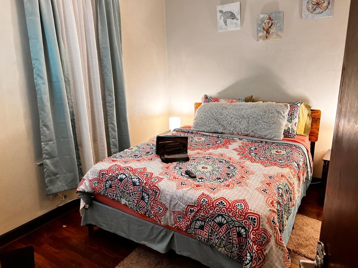 Clean, Spacious, Inexpensive Queen Br Hotell Chicago Exteriör bild