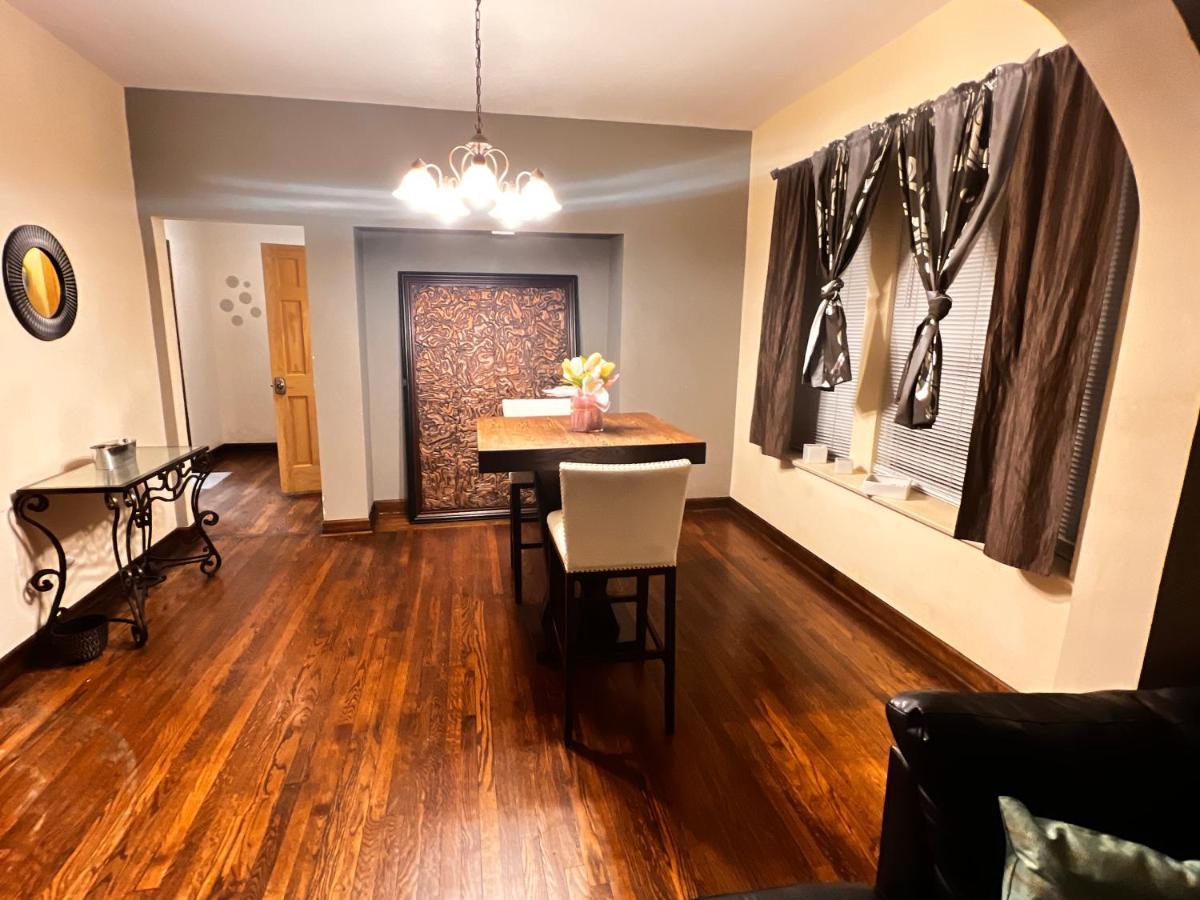 Clean, Spacious, Inexpensive Queen Br Hotell Chicago Exteriör bild